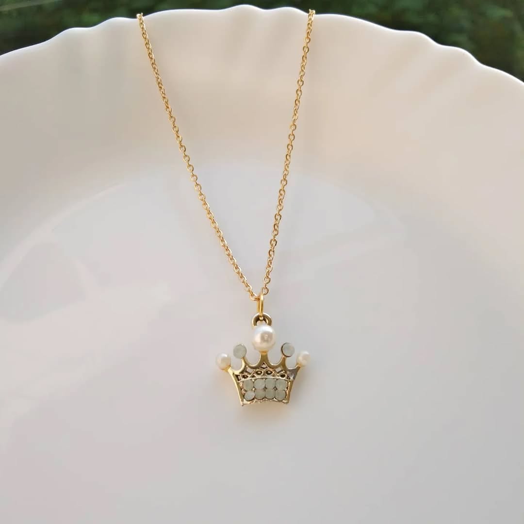 Crown Shaped Necklace